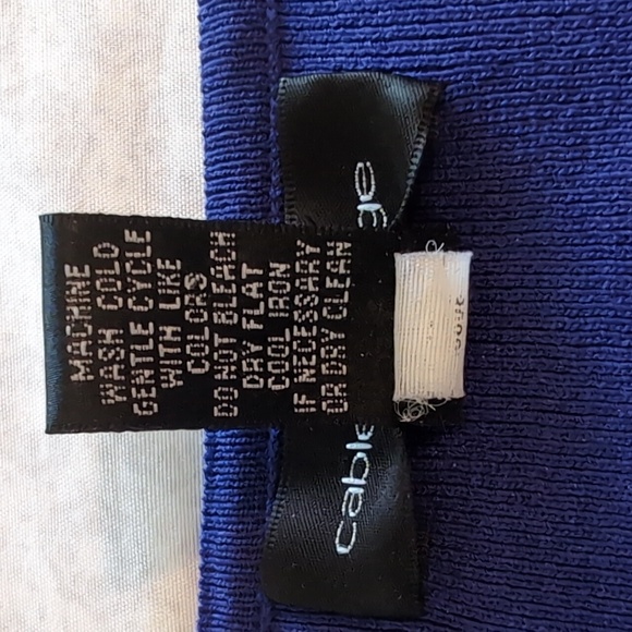 Cable & Gauge Blue 3/4 Sleeve CrissCross Scoop Neckline Viscose/Nylon Knit EUC - Picture 8 of 12